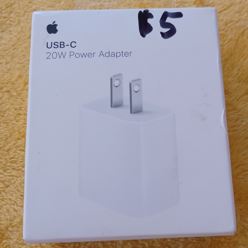 USB-C 20W Power adapter